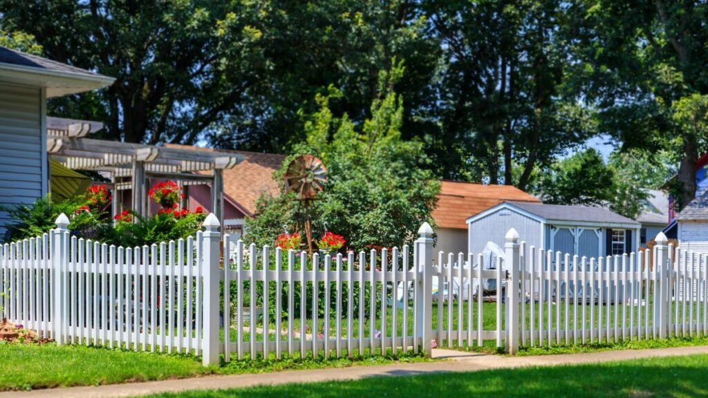 Clean A Vinyl Fence