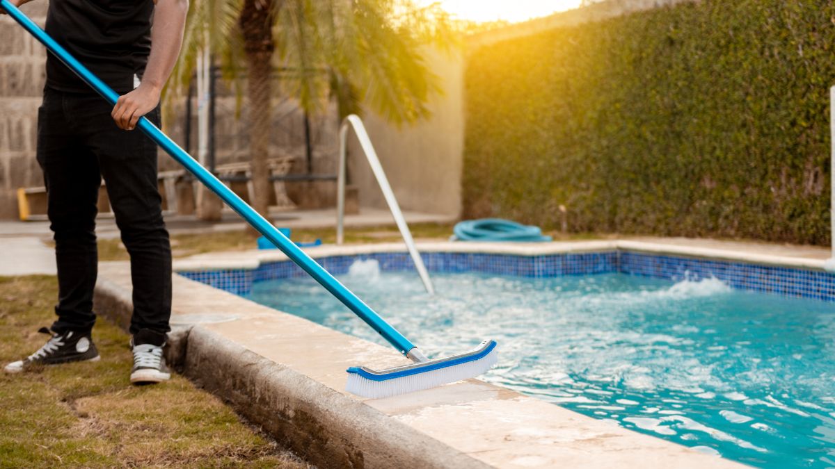 clean pool liner