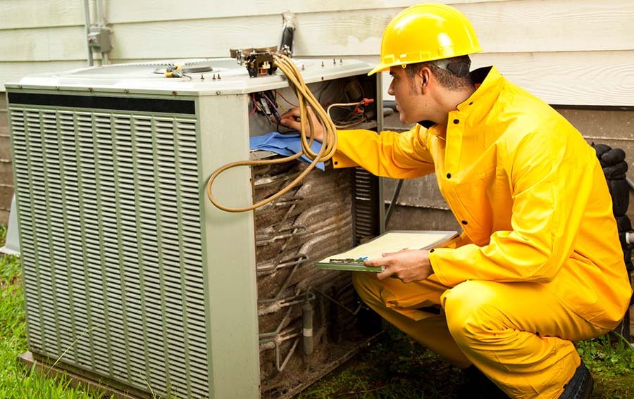 Electrician In Rain Gear Lg