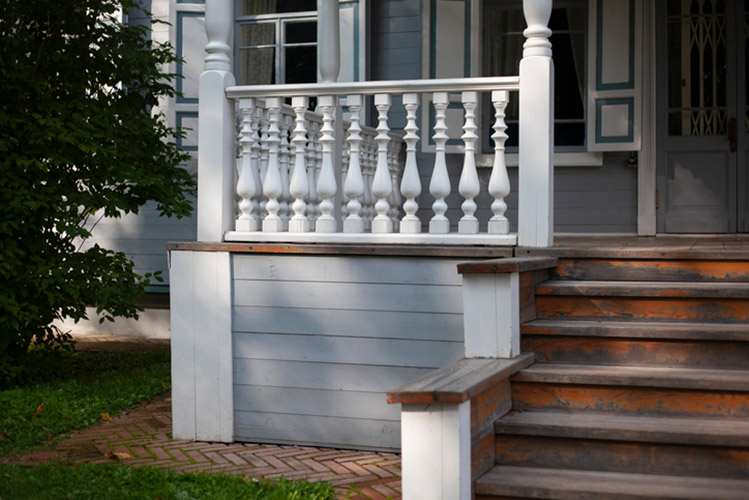 Farmhouse Wood Railing