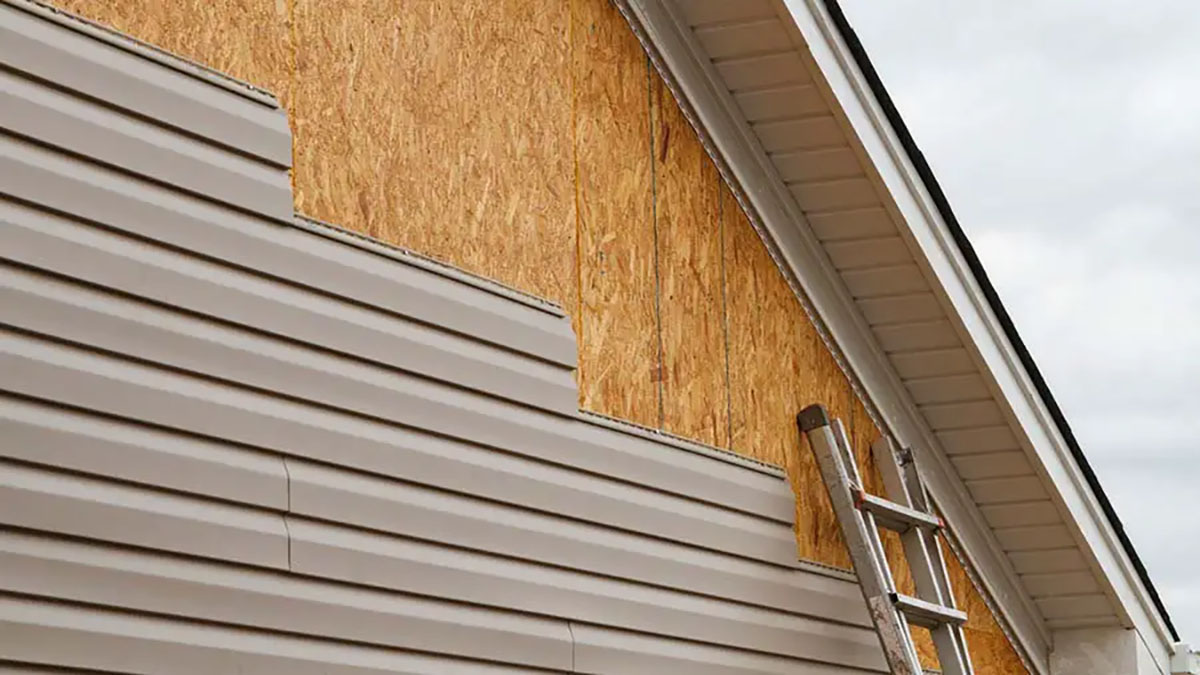 how long does vinyl siding last