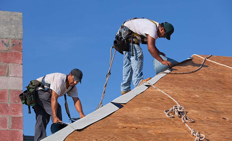 Roofers On Wood Sheathing Lg