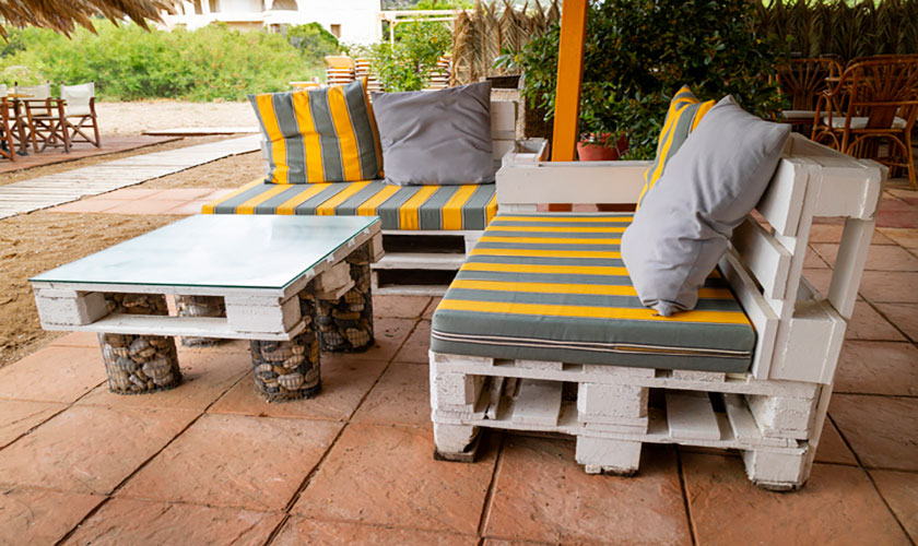 Rustic Patio Pallet Furniture