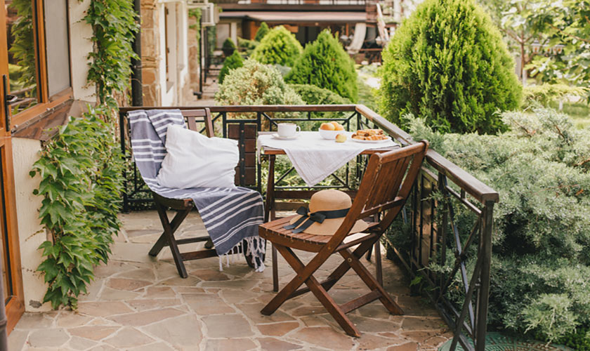 Small Patio Dining Railing